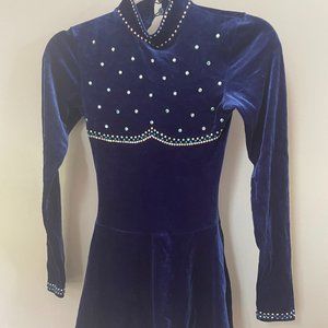 Elegant velvet long skating dress